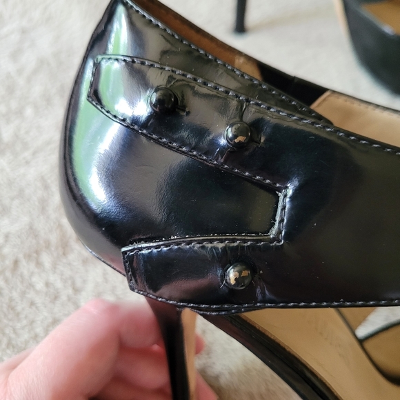 Elizabeth and James Blk Leather Stilettos - Picture 9 of 15